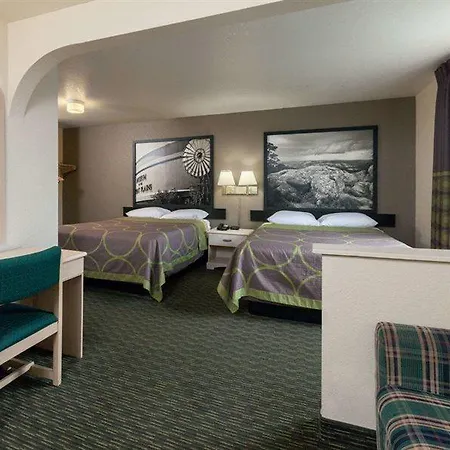Super 8 By Wyndham Tulsa/Downtown/East-2